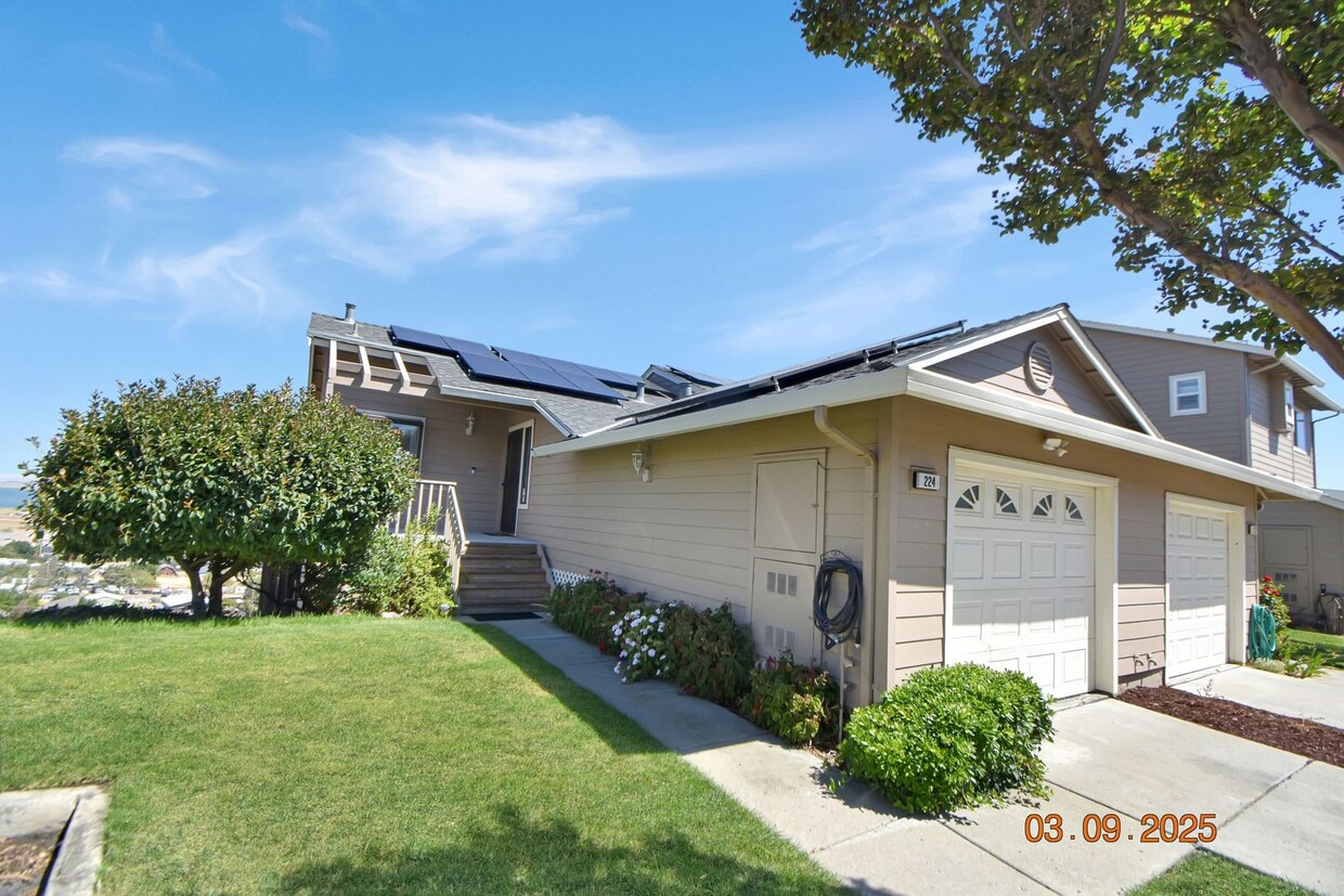 Primary Photo - Welcome to Bay Point, CA Where Every Day B...