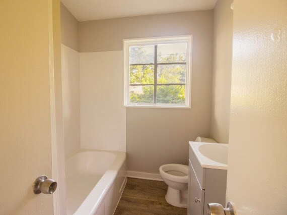 Building Photo - 1628 Collier Dr