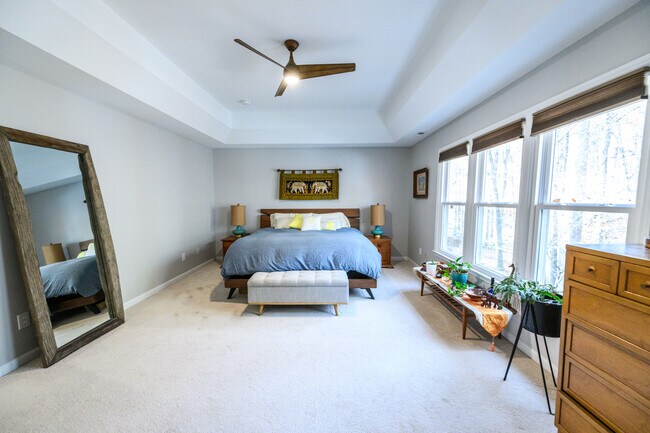 Foto del edificio - 211 Cates Farm Rd