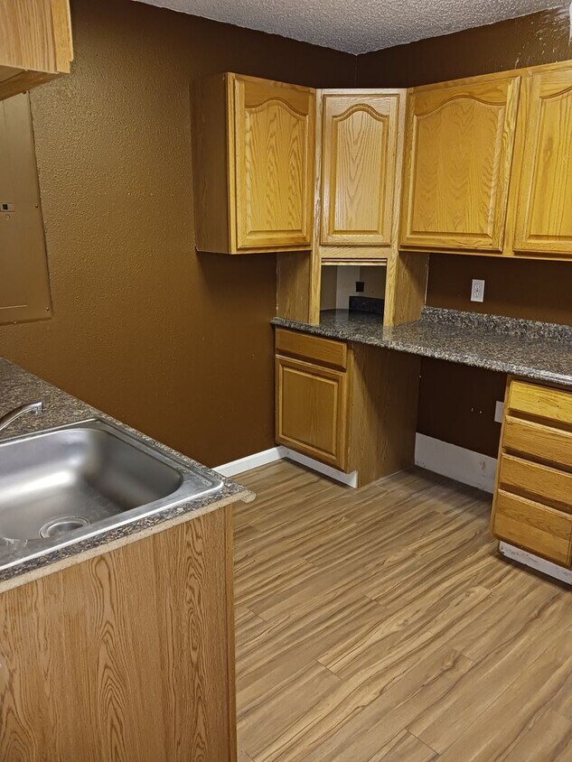 1609 N Albany St Unit 8, La Grande, OR 97850 Room for Rent in La