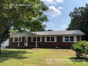 Building Photo - 335 Green Meadows Dr