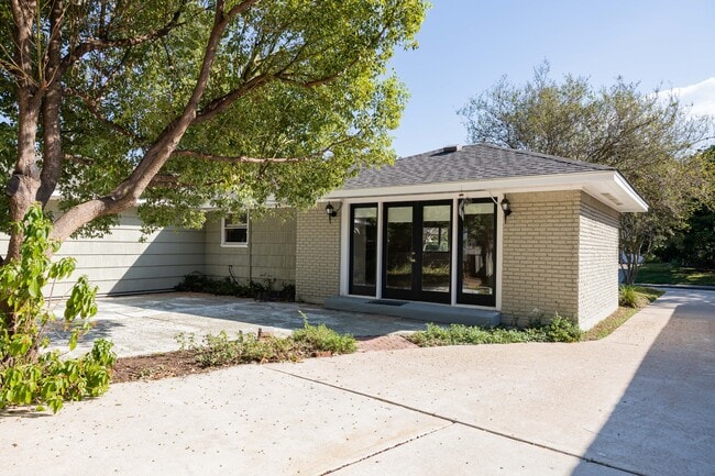 Rear patio area. - 3618 Broadmead Dr