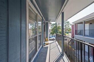 Building Photo - 6118 W Mt Houston Rd