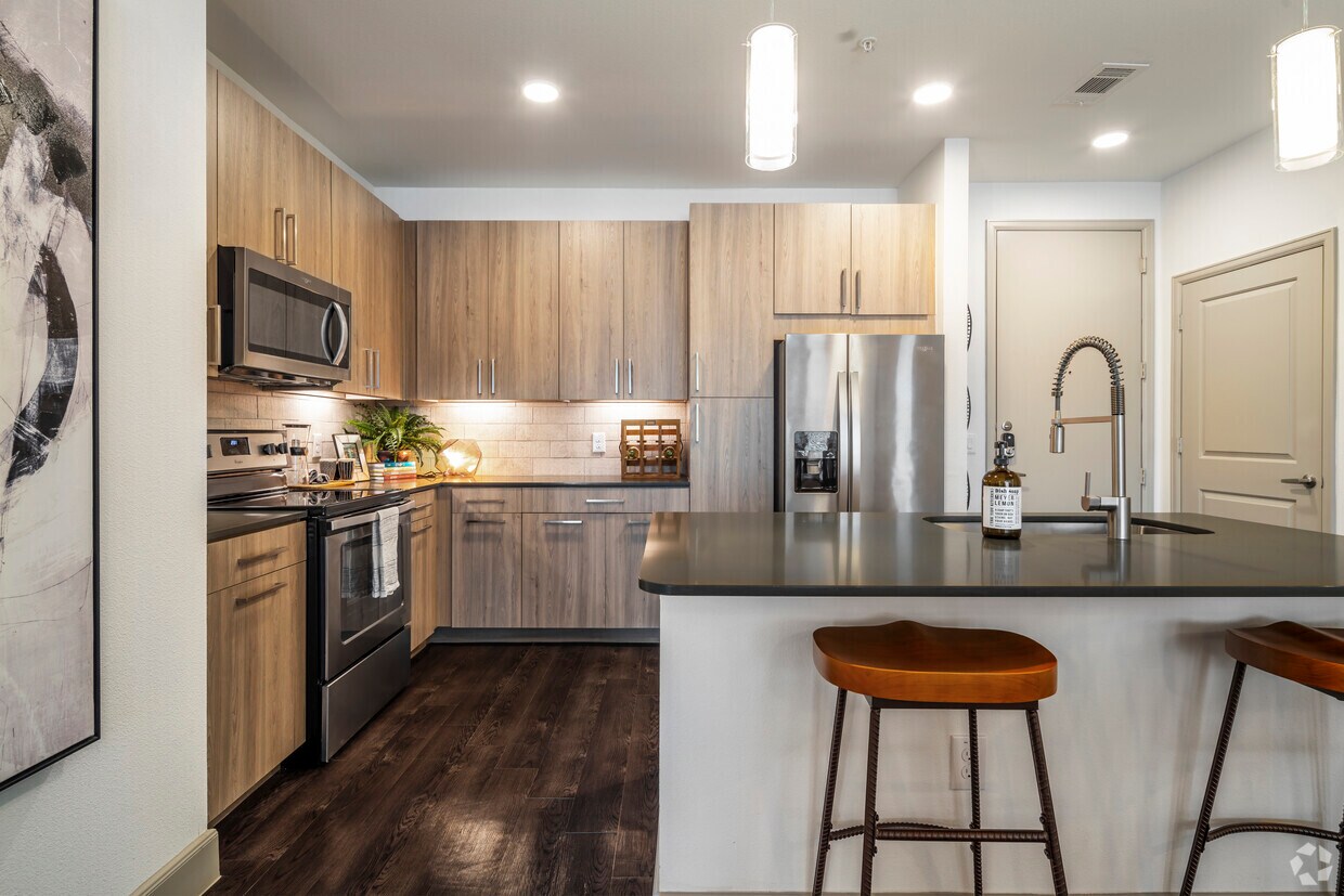 Berkshire at the Rim Rentals in San Antonio at 5650 Worth Pky San