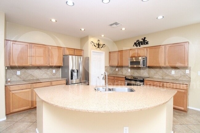 Building Photo - 21061 N Bustos Way
