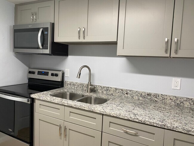Kitchen - 6791 105th Ln