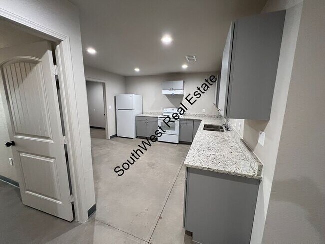 Foto del edificio - 2 BED 2 BATH APT ALL BILLS PAID!