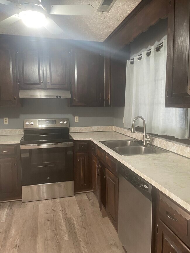 Foto del edificio - 46 Philmont Dr