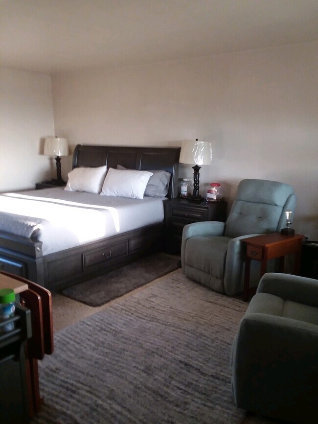 Bedroom - 2040 Ocean Shore Blvd