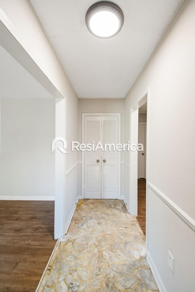 Building Photo - FULLY RENOVATED home in great part of 38135!
