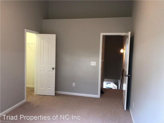 Building Photo - 2 br, 2.5 bath House - 4140 Tarrant Trace