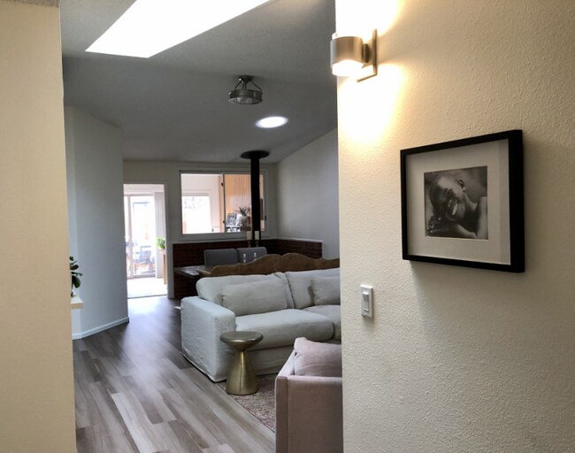 Foto del edificio - 1700 W Mountain Ave
