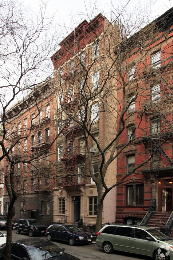Primary Photo - 23 Grove St