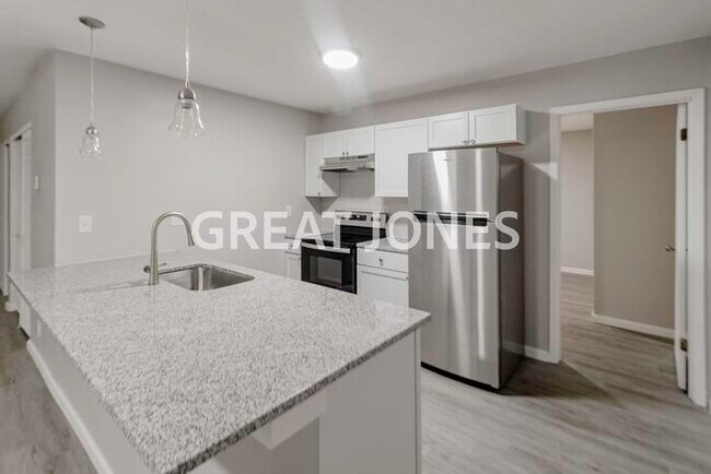 Foto del edificio - 116 Kingsway Dr