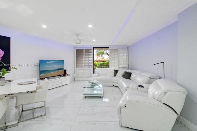 Foto del edificio - 13951 Kendale Lakes Cir