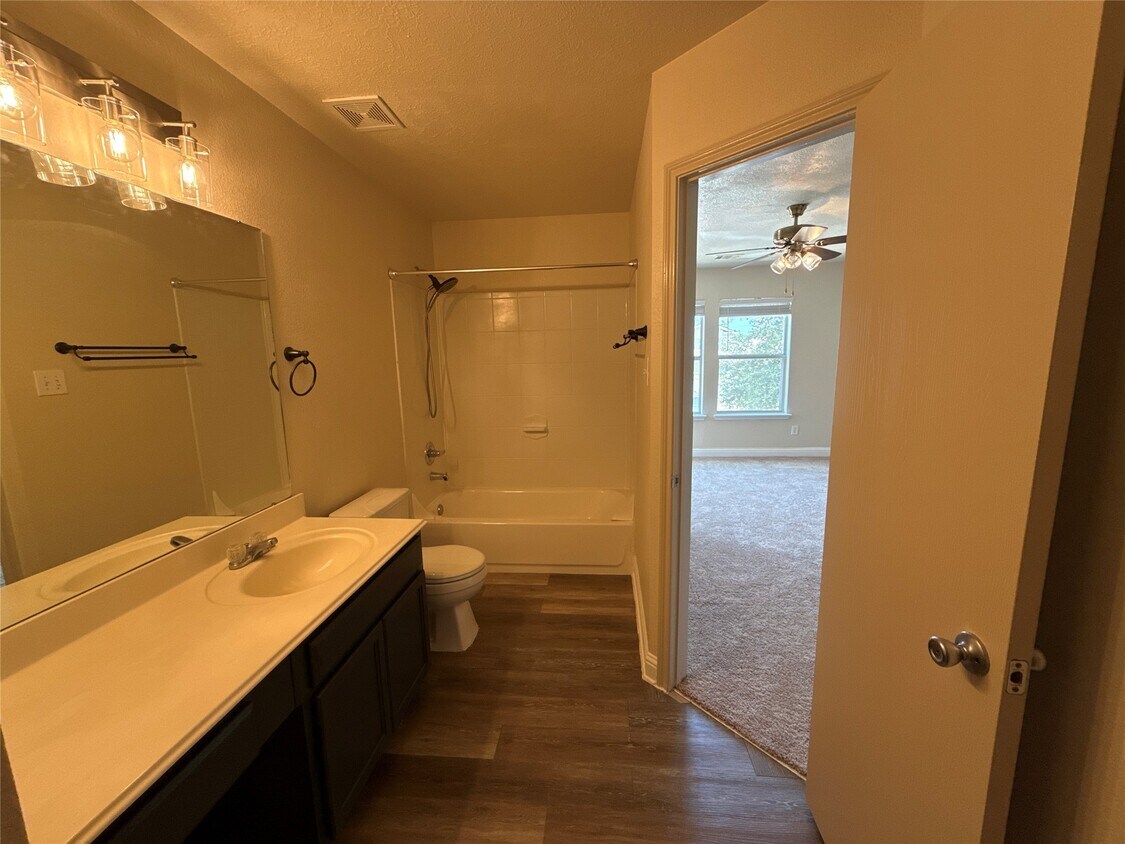 Foto del edificio - 3115 Ribbon Creek Way