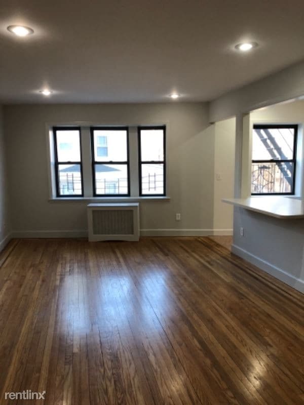 Building Photo - 100 Elm Ave