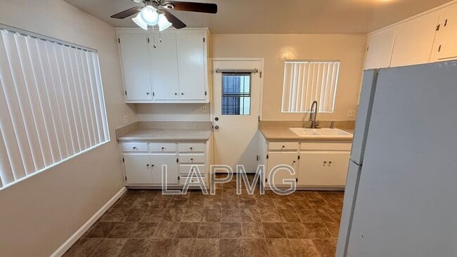 Building Photo - 8545-8549 Rose St.