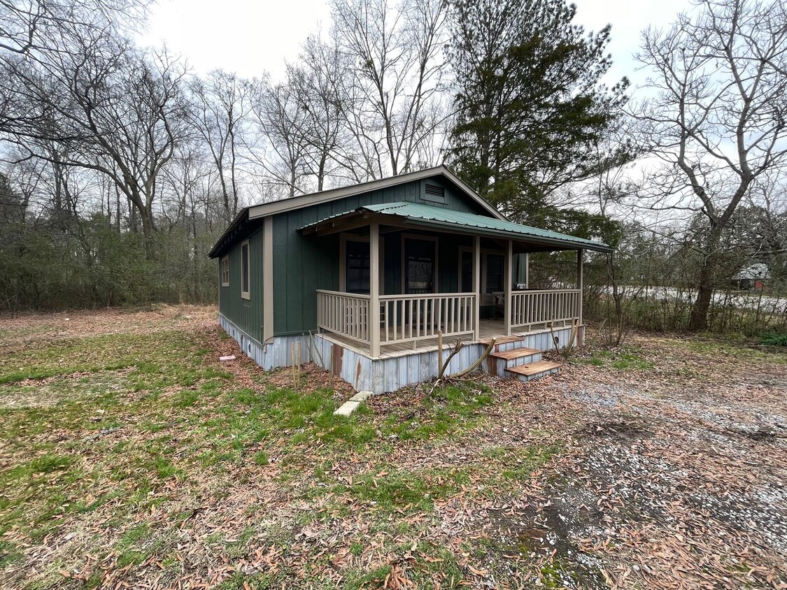 Foto principal - Renovated 2/1 House in Armuchee- $995