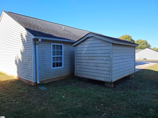 Building Photo - 132 Falcon Ridge Dr