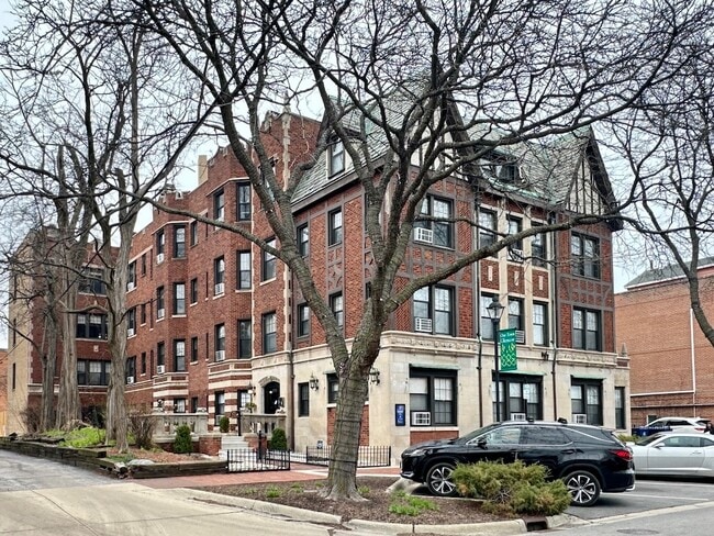 Building Photo - 369 Hazel Ave