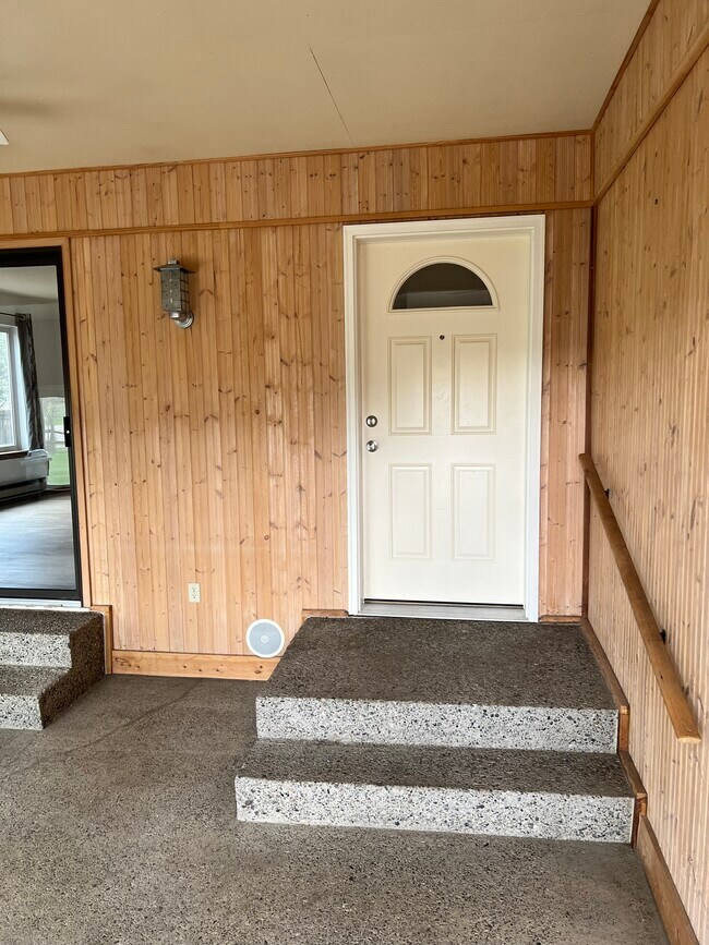 Building Photo - 1515 Wicks Ln