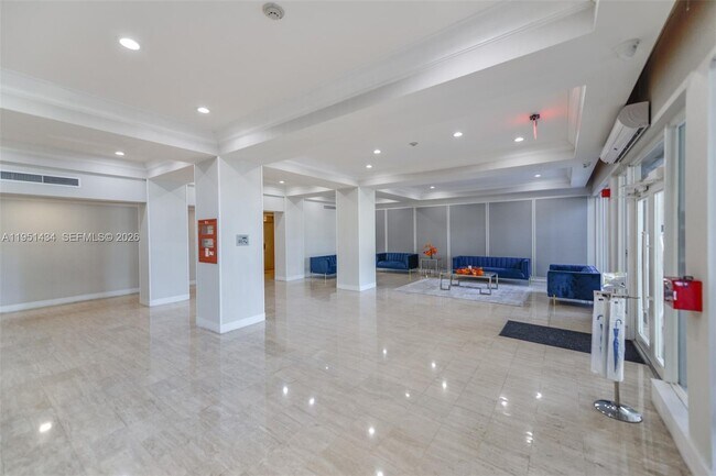 Foto del edificio - 1865 79th Street Causeway