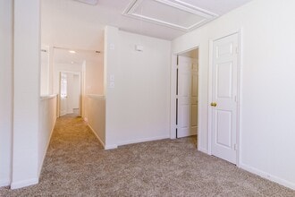 Building Photo - 2918 Five Oaks Dr