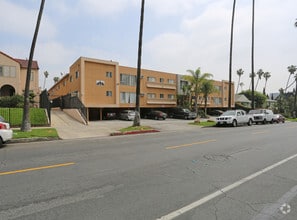 Building Photo - 336 S. Alexandria Avenue