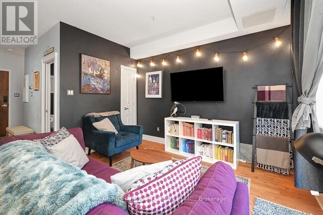 Building Photo - 124 Guigues Ave.