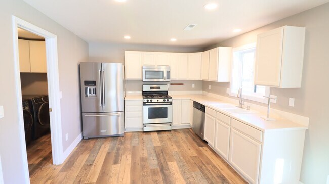 Foto del edificio - Must see 3/2 home close to Old Mill district
