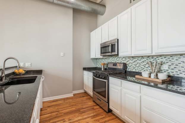 Building Photo - 1224 W Van Buren St