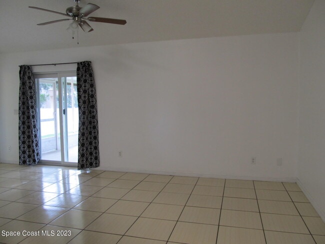 Building Photo - 499 Alesio Ave SE