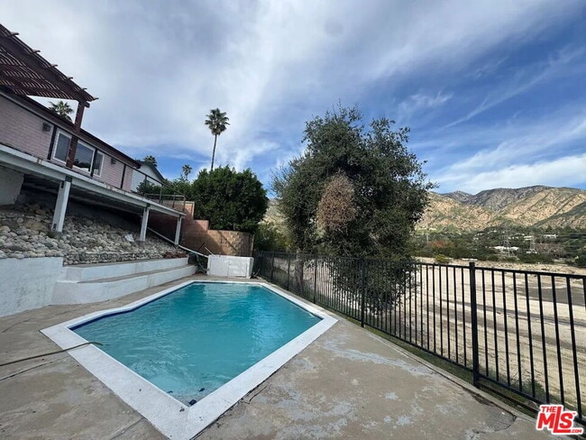 Foto del edificio - 2629 Meguiar Dr