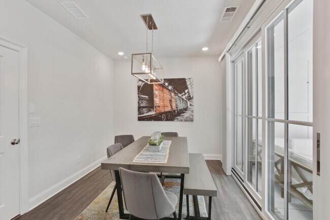 Foto del edificio - 1833 La Dawn Ln