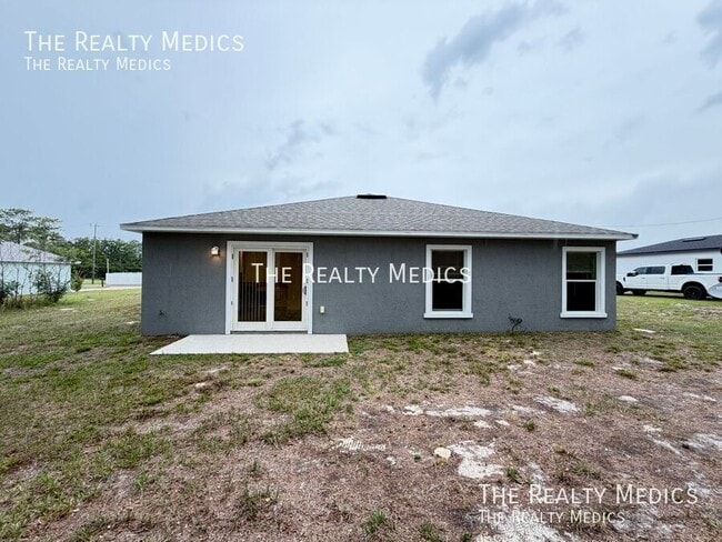 Building Photo - 15137 SW 61st Ct