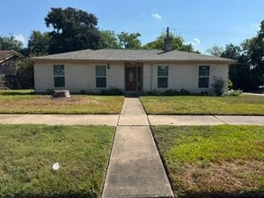 Building Photo - 11031 Silkwood Dr