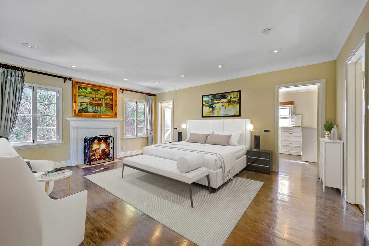 Building Photo - 709 N ROXBURY Dr