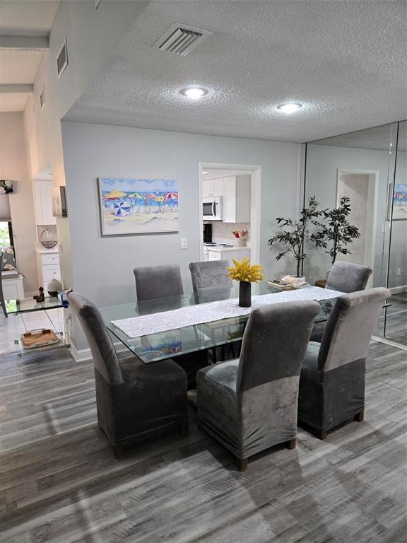 Foto del edificio - 3235 Buckhorn Dr