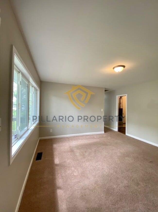 Building Photo - Lawrence, 3 Bedroom, 1 Bathroom Ranch Styl...