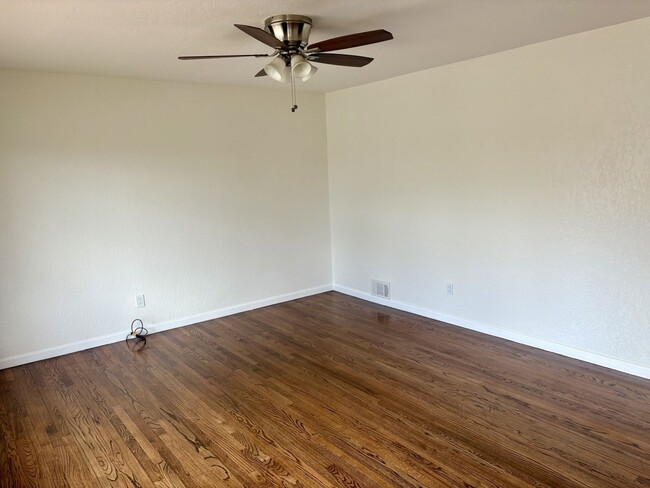 Building Photo - Harvey Park Location!  Single Family Home ...