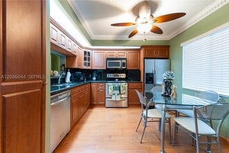Building Photo - 1600 SW 127th Way