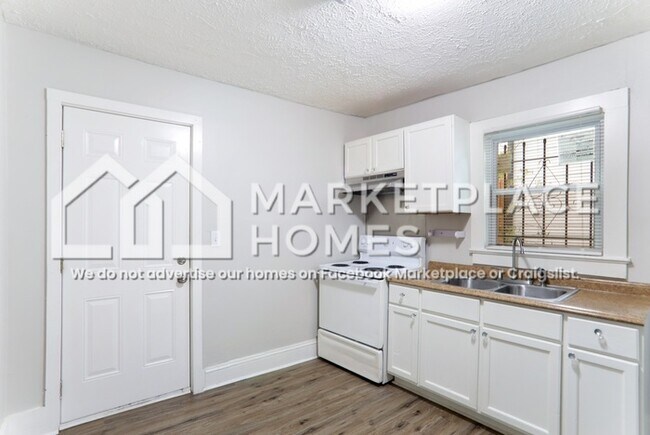 Foto del edificio - 15 Chappell Rd NW