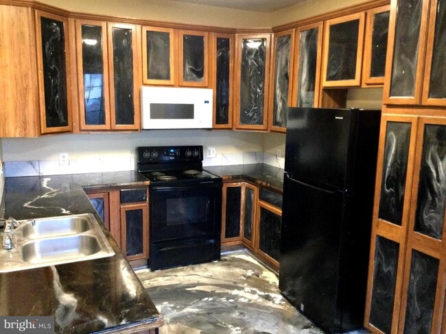Building Photo - 5205 Drakes Ct