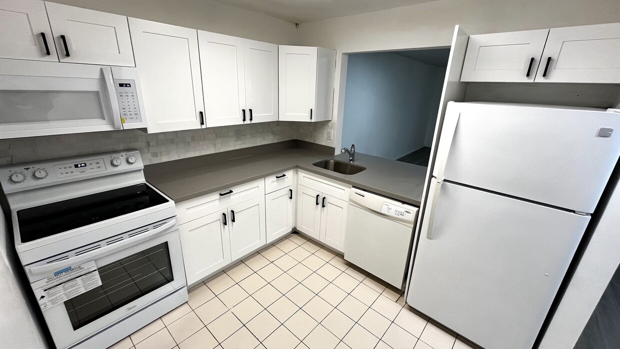 Photo - 7800 Camino Real (Miami, FL)