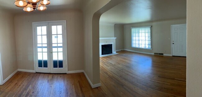 Building Photo - Very Nice 3 Bedroom House On South Hill #1555