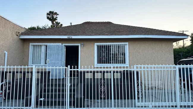Foto del edificio - 4873 Ascot Ave