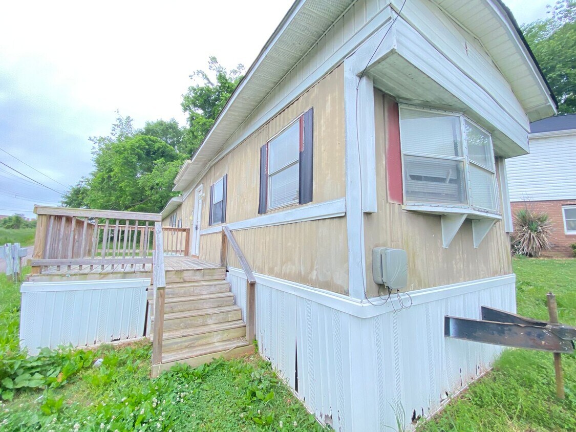 Foto principal - 4bd/1ba House close to Downtown Kannapolis...