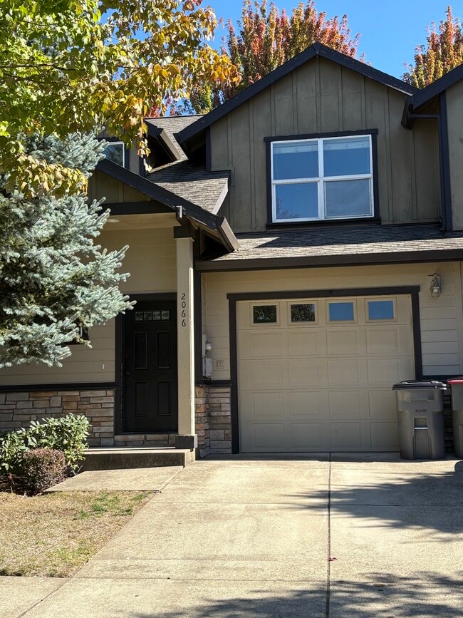 Building Photo - 2066 NW Yohn Ranch Drive