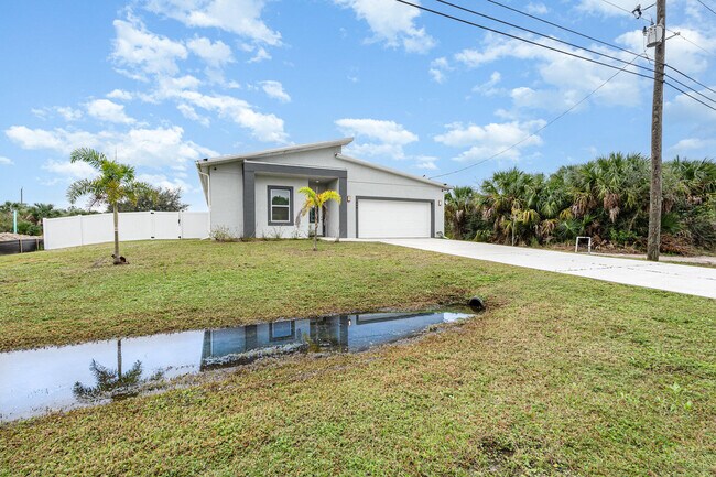 Building Photo - 448 St Andre Blvd